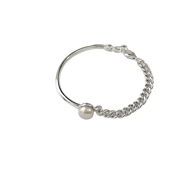 Asymmetrical Pearl bracelet
