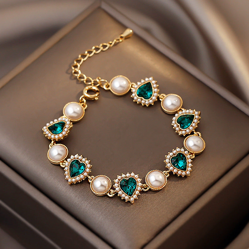 Emerald Retro Style Heart Pearl Bracelet